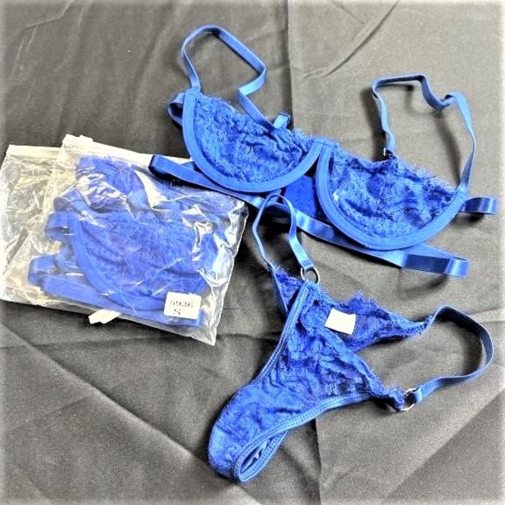 Dlsave WOMAN'S LACE BRA & G-String Negligee
